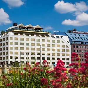 فندق Radisson Red Hotel,