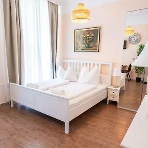 Otel Schoenbrunn